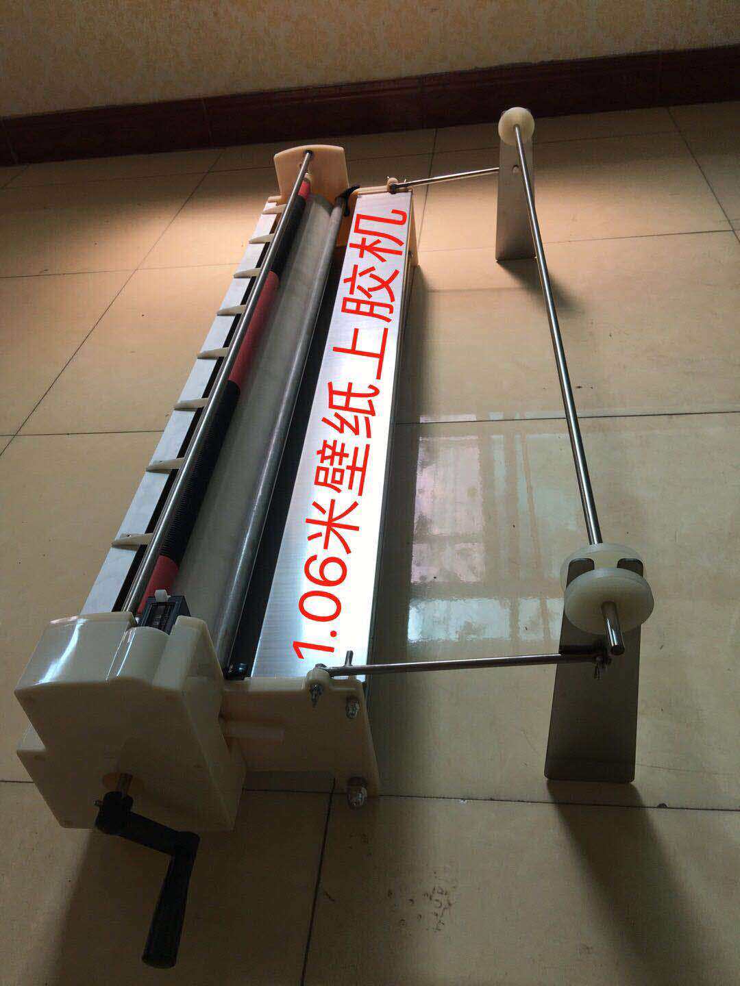 Wallpaper glue machine hand shake built in uniform, carry convenient wallpaper construction to help hand wallpaper convenient