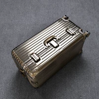 Полностью алюминиевая спортивная версия из титанового золота.