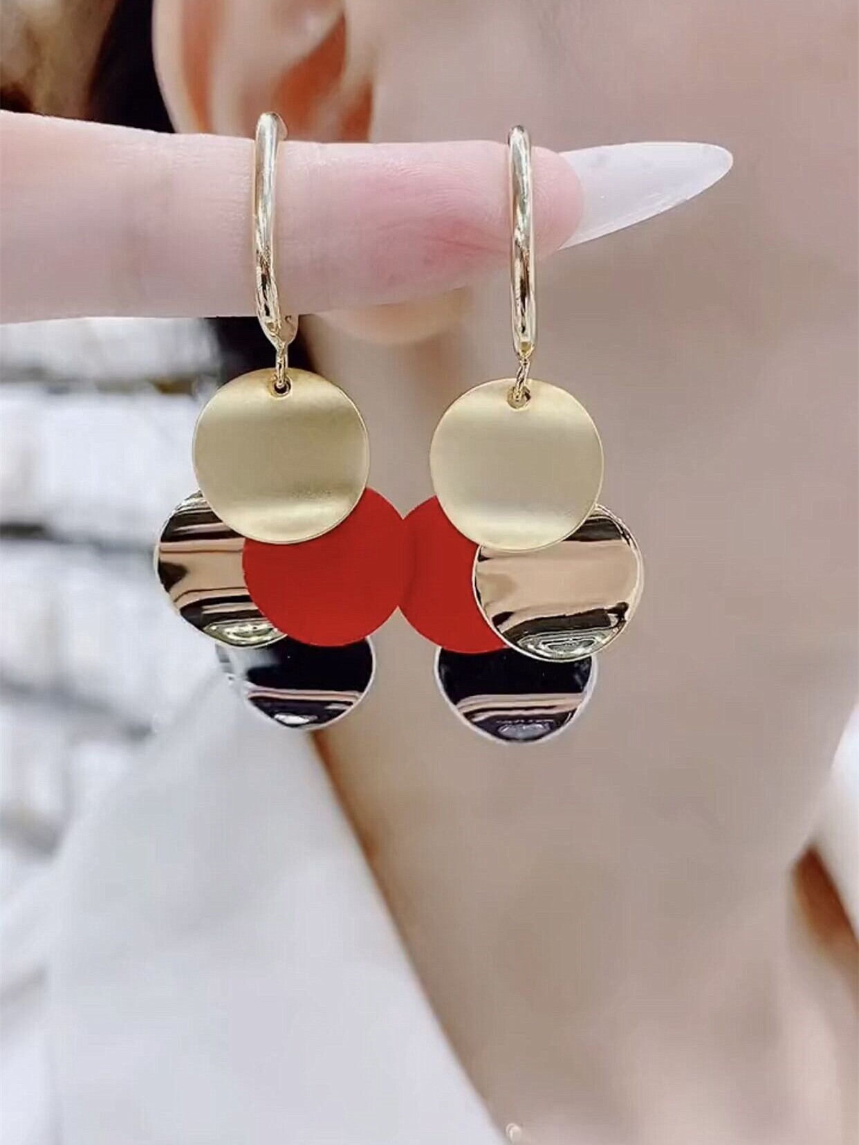 Perfectly full earrings 2021 new trendy Korean temperament fluttering diamond piece fashionable personality all-match face slim earrings