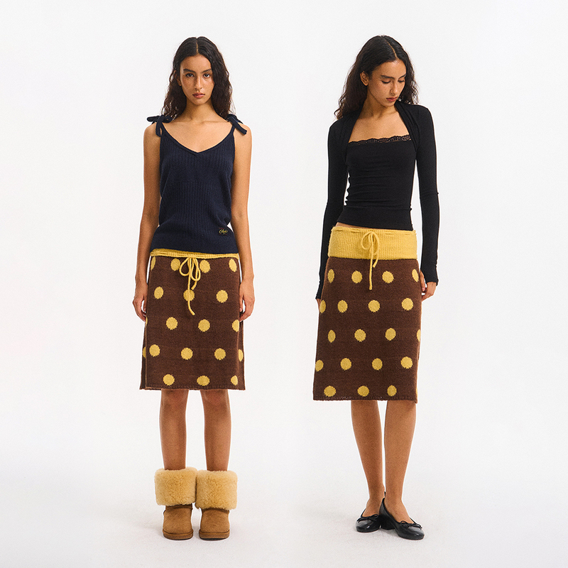 Alkaidy's Polka-Dot Wide-Waisted Color-Block A-Line Wool-Blend Knit Sweater Skirt Alkaidy's Polka-Dot Wide-Waisted Color-Block A-Line Wool-Blend Knit Sweater Skirt