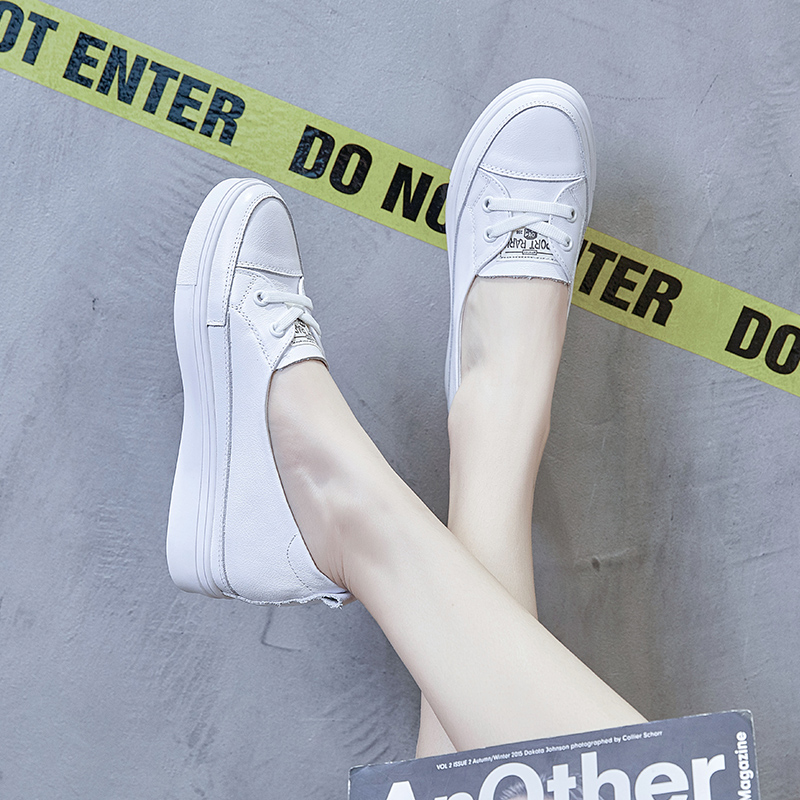 Increased small white shoes in the spring of 2023 new pitch soda soda leather soy bean singles