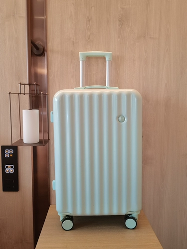 Универсальный чемодан, 20 дюймов