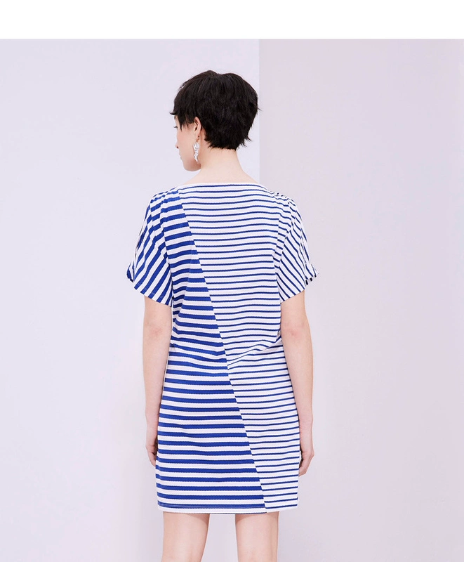 Z11 Women 2020 Mùa hè Phiên bản mới của Hàn Quốc Nhỏ tươi nối màu xanh sọc trắng vai rò rỉ Một chiếc váy chữ Z19BH607 - Váy eo cao