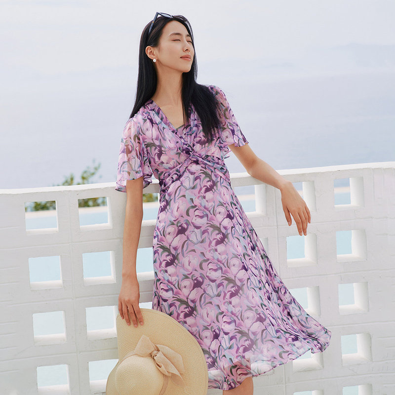 Gedi's New Summer Collection: Fashionable and Elegant V-Neck Flared Sleeve Dress for Women 1F22L3538