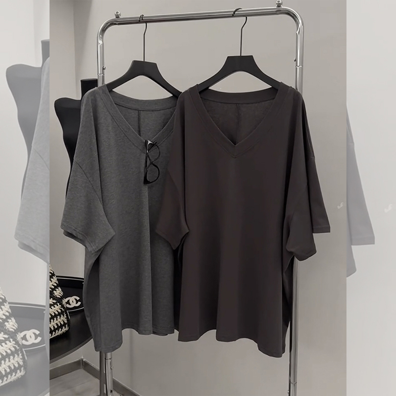 Korean Minimalist Style Casual Slim-Fit Short-Sleeve T-Shirt for Summer, Oversized, with a Missing Bottom, Lazy Style Top
