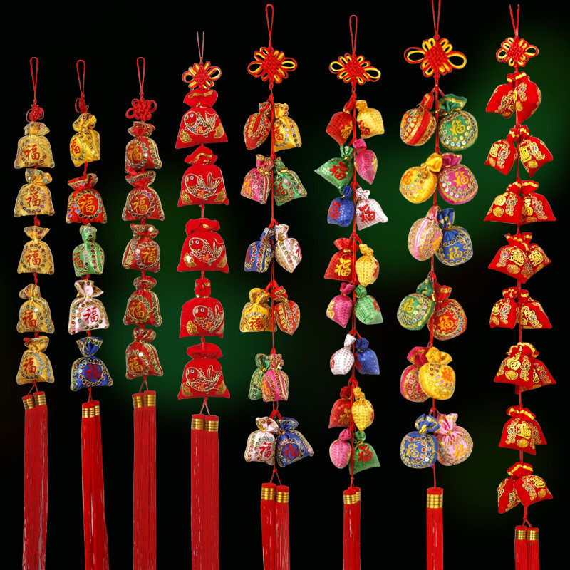 Small number Chinese knot decoration Fuletto Living room Xuanguan Four Seasons upscale Stream Su red hanging decoration New Year decorations door to door