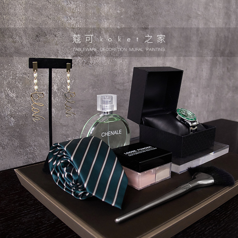 Koket Coco boilerplate Rooms Cloakroom Decoration Suit Soft Dress With Wardrobe Pendulum Pieces Hand Watches Perfume Props