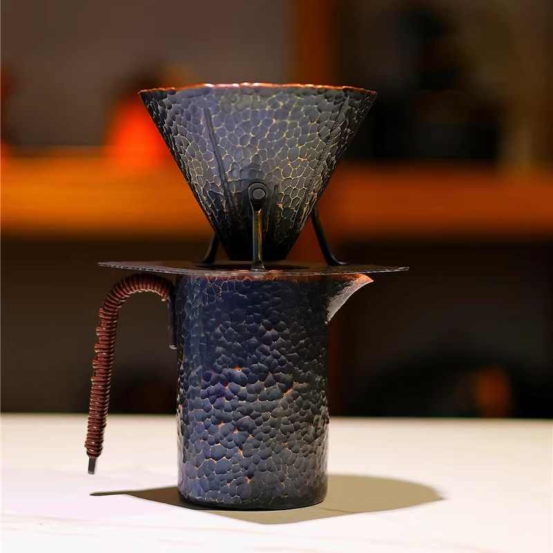 玉川堂 黒葉文茶壺 共箱 玉川堂 黒葉文茶壺 共箱 【公式通販】