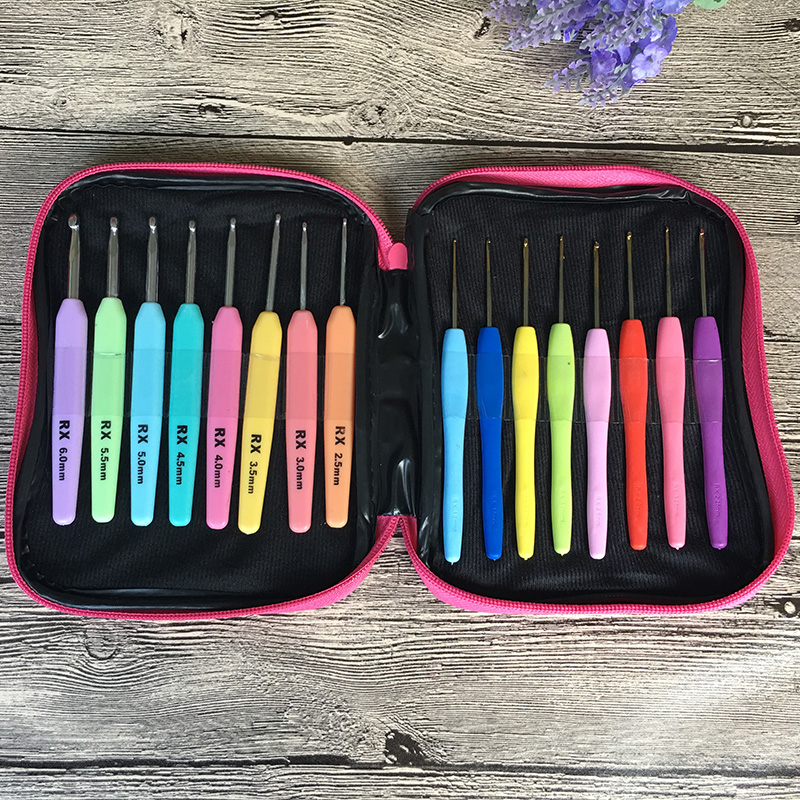 Leather suit crochet tool set knitting sweater needle round head color crochet rainbow plastic handle wool crochet
