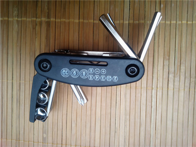 Bicycle repair combination tool Mountain bike tire repair wrench Multi-function folding car repair tool set