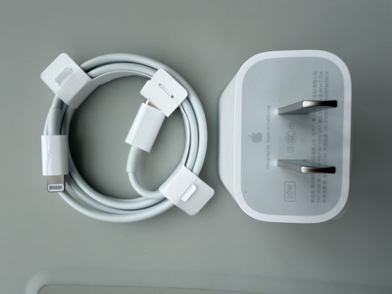 Apple Original 20W Power Adapter Plus Original Lightning Fast Charging Data Cable Set Suitable for All Series from iPhone 11 to iPhone 14 Apple Original 20W Power Adapter Plus Original Lightning Fast Charging Data Cable Set Suitable for All Series from iPhone 11 to iPhone 14