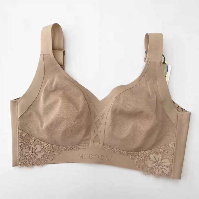 Plus-Size Lingerie That Gathers Side Breasts, Has No Underwire, and Makes Large Breasts Appear Smaller Plus-Size Lingerie That Gathers Side Breasts, Has No Underwire, and Makes Large Breasts Appear Smaller