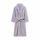 Женский однотонный халат светло-серого цвета в полоску с лацканами.