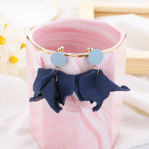 Korean ins same temperament Mori petal earrings elegant fashion versatile advanced earrings ear clip without ear hole