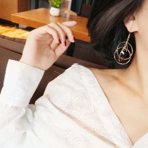Korean jewelry three-dimensional multi-ring earrings European and American temperament trendy people Joker fashion earrings earrings ear clip no ear hole female