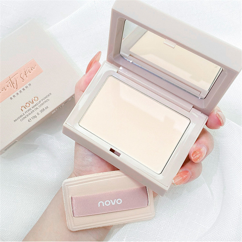 NOVO Pink Cake Control Oil dressing flawless persistent waterproof without makeup dry skin Oil Pine Mommy Loose Powder Cosmetic Powder