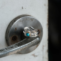 Dear Blossom Japanese Craftsman hand feather ring inlaid with turquoise K18 gold rope ring