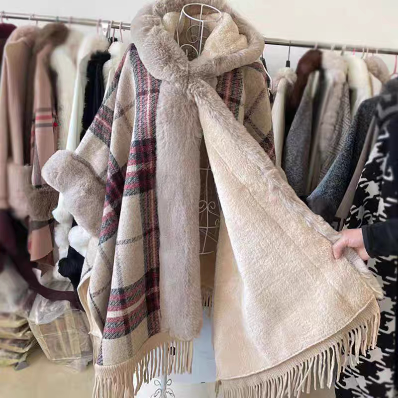 2025 Autumn/Winter Stylish Plaid Hooded Tassel Cape with Fleece Lining, New Mid-Length Plaid Coat
