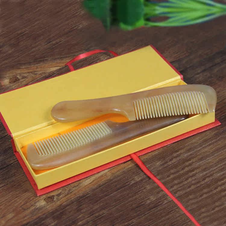 Manufacturer selected sheep old material thick material polished to form large number handle dense tooth comb