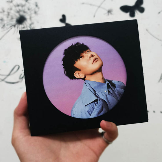 Lin Junjie's new album regains happy physical records full set of lyrics, official genuine surrounding gifts