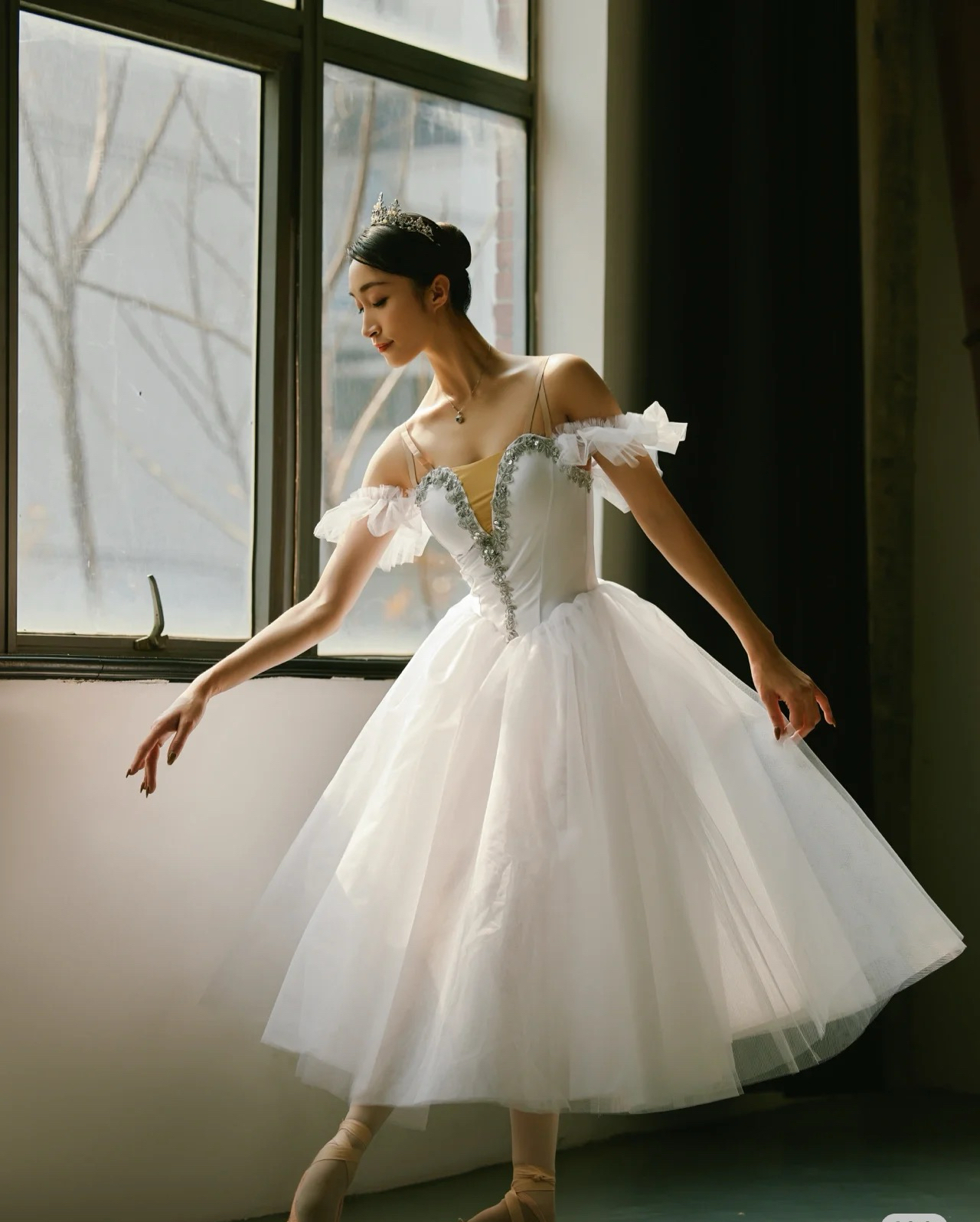 バレエスカートパフォーマンスホワイト大人の競技会プロのダンスガーゼスカートテントスカート妖精ロングスカートバレエパフォーマンス衣装