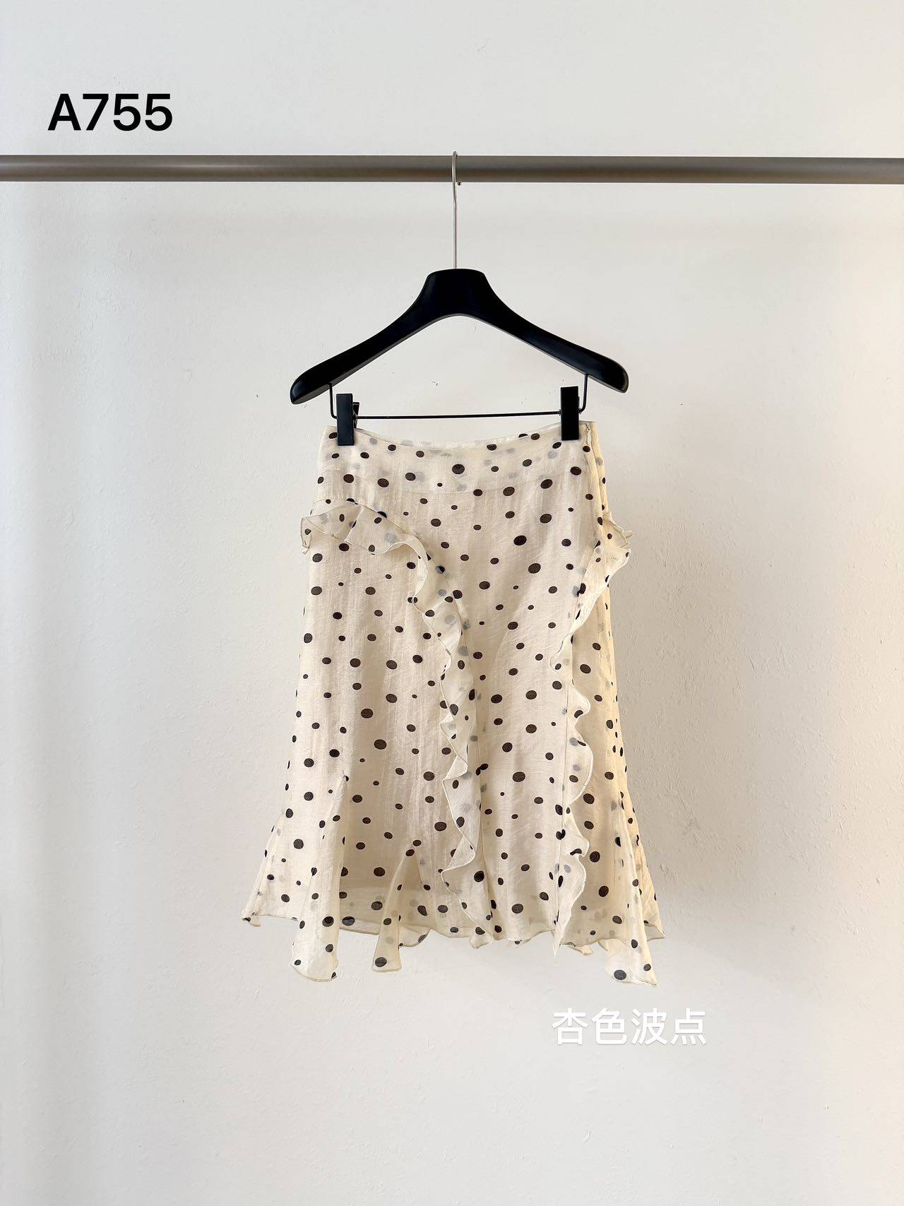 В наличии oker оригинальная юбка в горошек с оборками A-силуэт из тенсела корейский стиль 26 новая модель A755