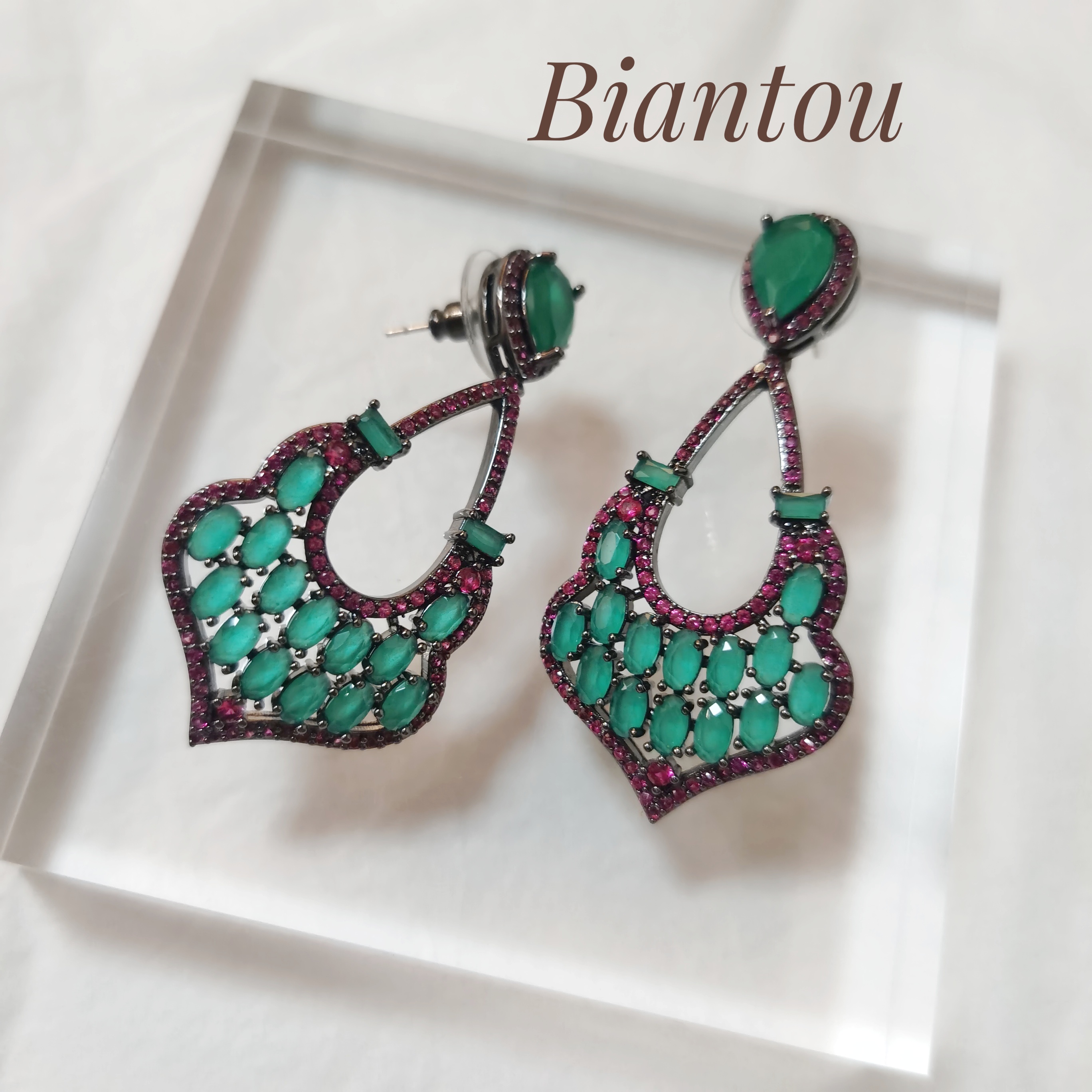 Biantou's new retro court dress accessories red and green contrast color earrings color inlaid zircon 925 silver ethnic women