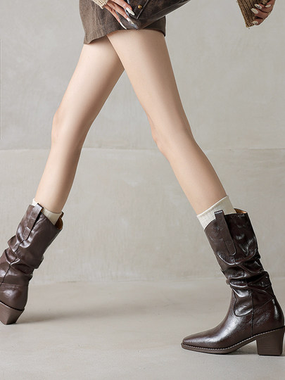 Mori Kazuo botas de cuero genuino con tacón grueso botas a media pantorrilla para mujer otoño e invierno nuevas botas de caballero de tacón alto con cuello en V marrones delgadas