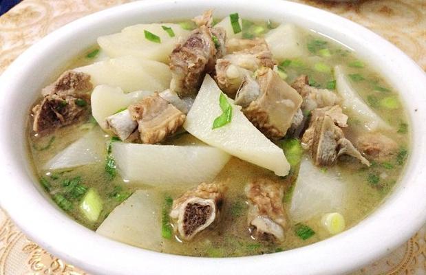 排骨这样炖软嫩不塞牙,没腥味,汤汁鲜美
