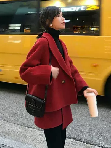 Красный шерстяной комплект, юбка, пуховик, куртка