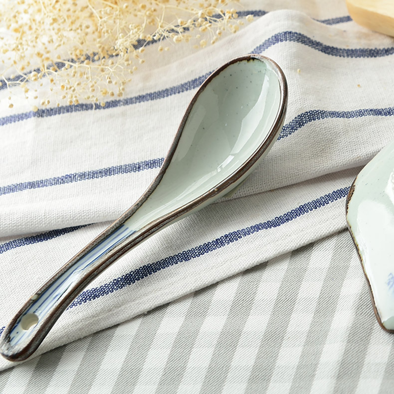 Under the three points to burn, Japan and South Chesapeake hand - made ceramic glaze color blue and white glaze creative retro spoon, spoon, run rice spoon