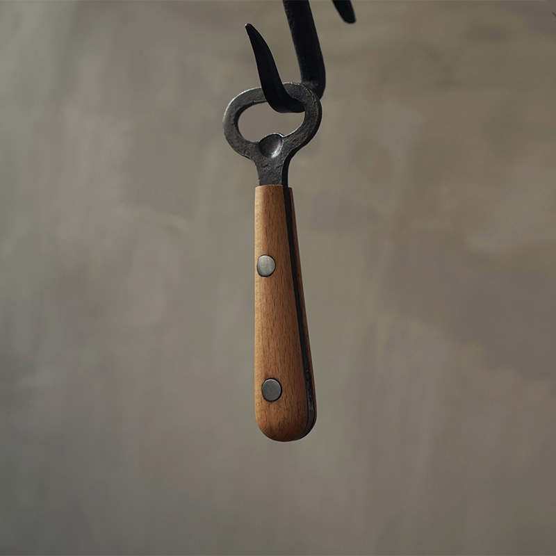 Touch-made Walnut Beech handle corkscrew custom hand-forged iron hit beer screwdriver retro original design