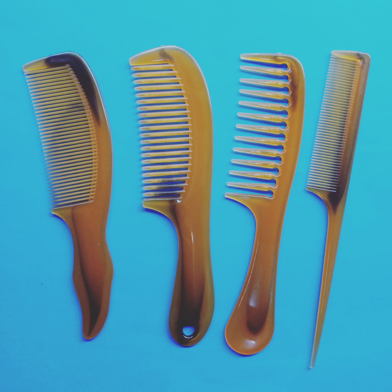 Small Size Bull Gluten Comb Antistatic Large Comb Makeup Portable Comb Plastic Beauty Hair Massage Comb Horn Comb Home Comb