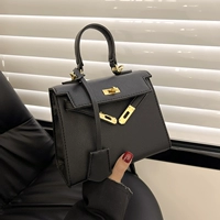 Черный, маленький