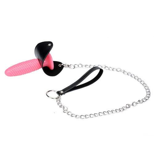 Женский пенис носит брюки ручное оборудование для вставки