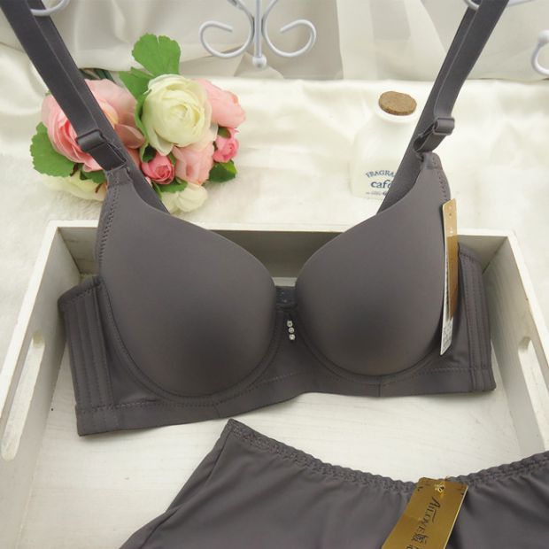 Mùa hè béo MM kích thước lớn màu trắng không có dấu vết áo ngực mỏng đặt ngực lớn tập hợp điều chỉnh gợi cảm do lot nu