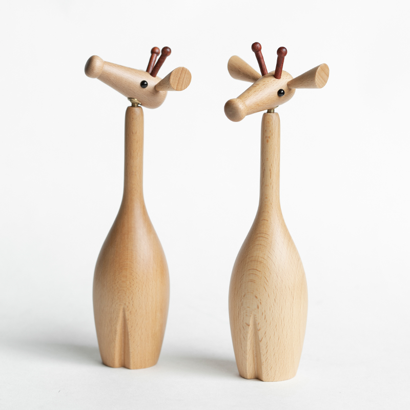 Giraffe head can turn minimalist wood engraving toy Puppet wood Play children's home Decorative Pendulum