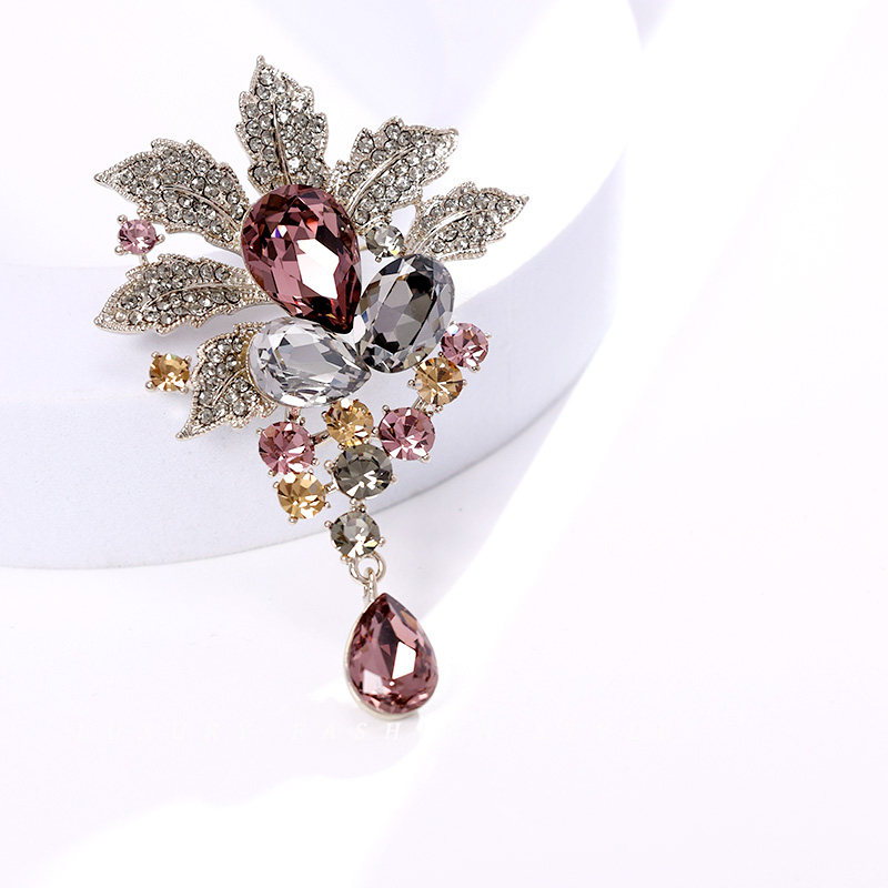 French-Style Artistic Luxury Crystal Coconut Tree Brooch for Women, High-End Suit Accessory Pin, European and American Style
