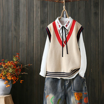 2021 New V-neck vest sweater female Korean version of loose knit vest literary and art style short horse clip top