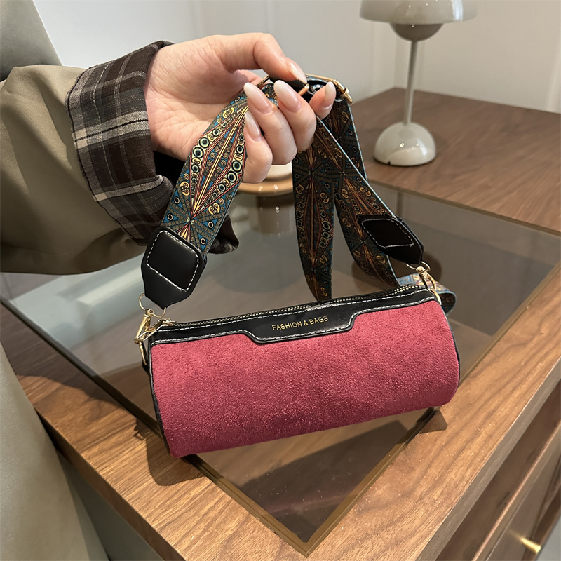 Trendy and Unique Cylindrical Matte Small Bag for Women 2026 New Fashion Versatile High-End Crossbody Pillow Bag Trendy and Unique Cylindrical Matte Small Bag for Women 2026 New Fashion Versatile High-End Crossbody Pillow Bag