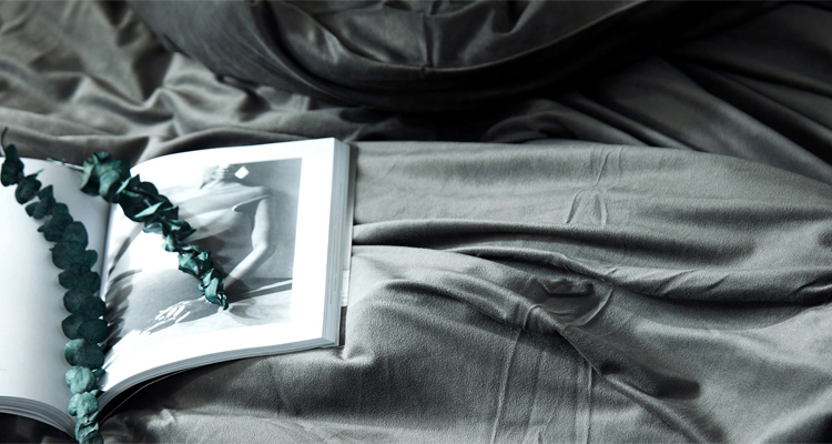 Muji 1,5 1.8m nhung chăn đơn mảnh san hô dày nhung chăn đôi ký túc xá độc thân - Quilt Covers chăn ga gối đẹp