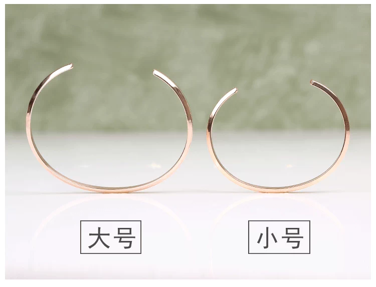 Phiên bản Nhật Bản và Hàn Quốc của cặp vợ chồng bằng thép titan đơn giản, hoa hồng vàng nam đơn giản, vòng tay chữ châu Âu và Mỹ vòng phong thuỷ