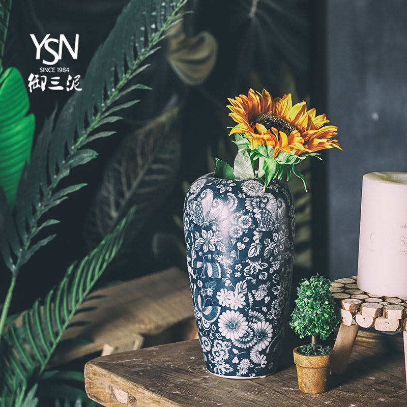 Royal three mud jingdezhen ceramic flower arrangement of Chinese zen sitting room adornment new American new furnishing articles mesa blue and white vase