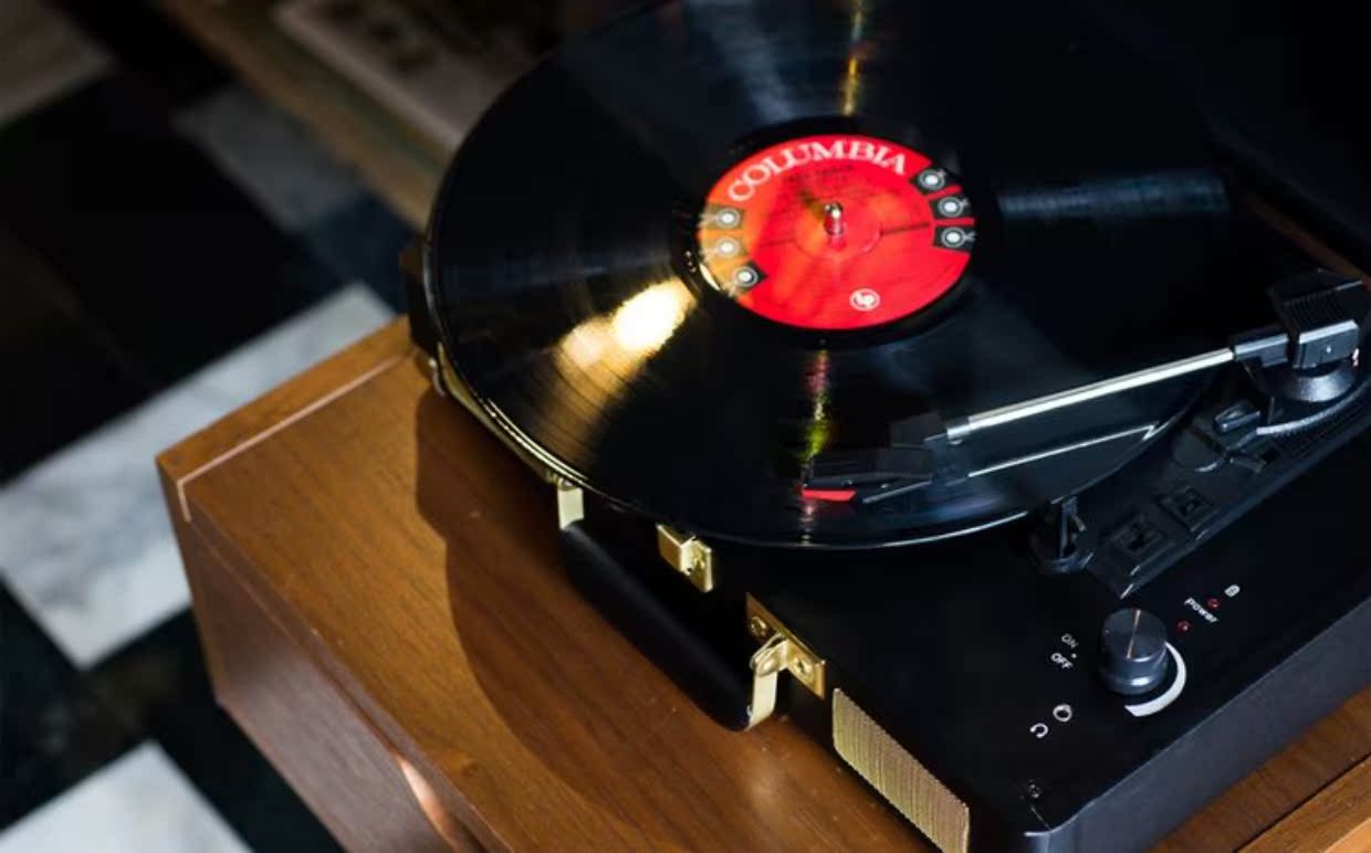 đầu đĩa than clearaudio concept	 Phát hiện tại Hoa Kỳ goodmans retro vinyl player player Máy ghi âm Bluetooth lp Máy ghi âm cầm tay Ouyang Nana - Máy hát đầu đĩa than pioneer pl 50