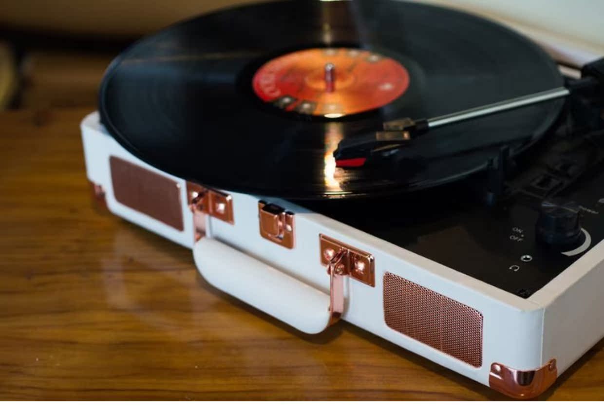 đầu đĩa than clearaudio concept	 Phát hiện tại Hoa Kỳ goodmans retro vinyl player player Máy ghi âm Bluetooth lp Máy ghi âm cầm tay Ouyang Nana - Máy hát đầu đĩa than pioneer pl 50