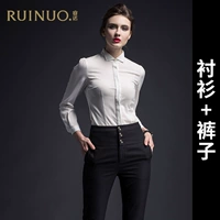 Рубашка, черные штаны