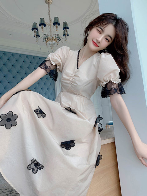 Light luxury temperament puff sleeve dress female 2023 new v-neck French princess dress summer slim long skirt