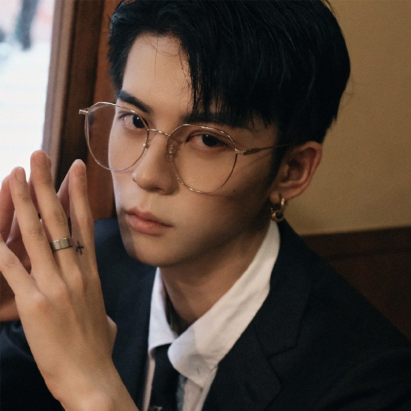 Metal Streamlined Eyeglass Frames for Men, Trendy Large Frames for Big Faces, Suitable for Prescription Lenses and Astigmatism