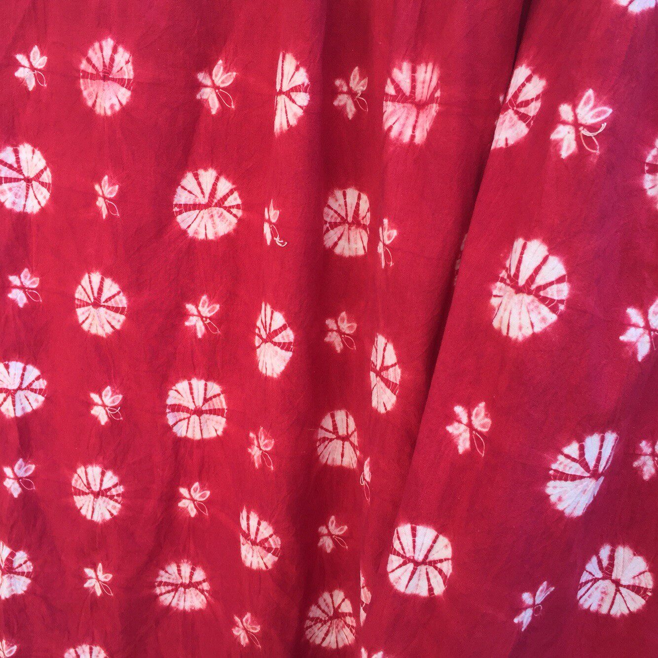 Yunnan ethnic characteristics of the Bai ethnic hand-made cotton-stained cloth cloth decorative fabric curtain cloth spider butterfly flower