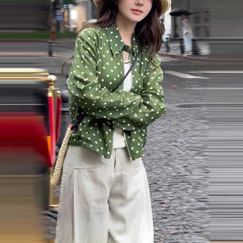 Retro Style Green Polka-Dot Zipper Top for Women, New Summer Style, Niche, High-End, Loose, Versatile, Slimming Look Shirt Retro Style Green Polka-Dot Zipper Top for Women, New Summer Style, Niche, High-End, Loose, Versatile, Slimming Look Shirt